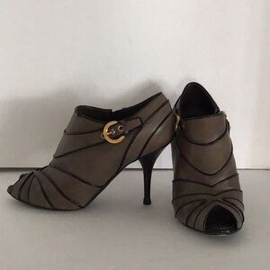 💥💥LOUIS VUITTON 💥💥.                   PEEP TOE